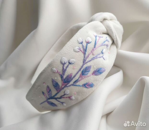 Ободок с вышивкой ручной работы