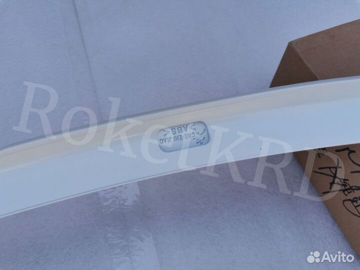 Спойлер Toyota Corolla 180 белый