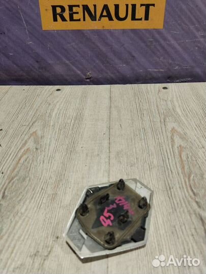 Эмблема Значок зад renault clio 3