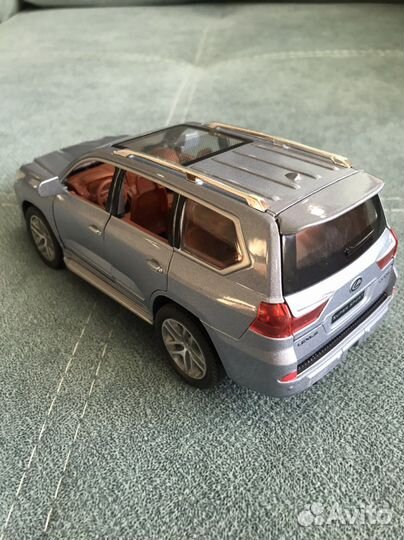 Модель Lexus. Бесплатная доставка