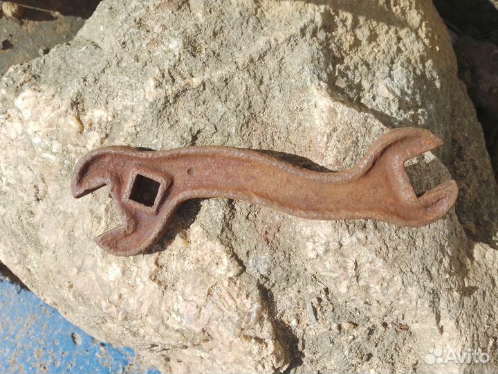 Старинный ключъ