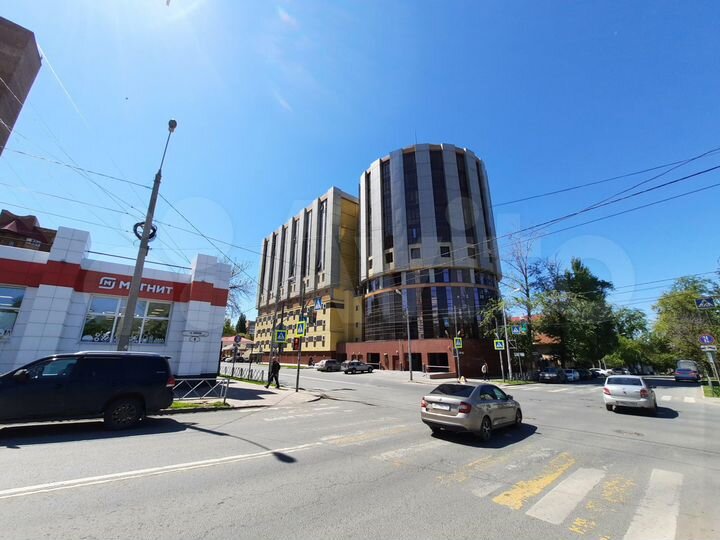 Офисное помещение площадью 307,9 кв. м