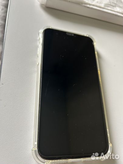 Телефон iPhone XR