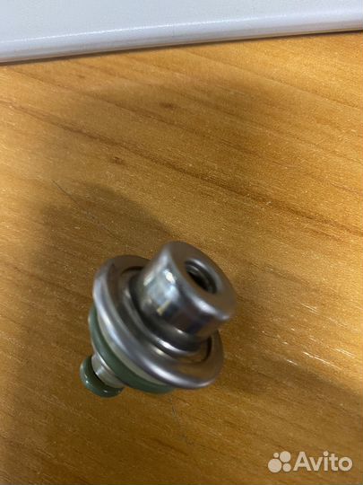 Регулятор давления топлива Б/У ZJ3813280