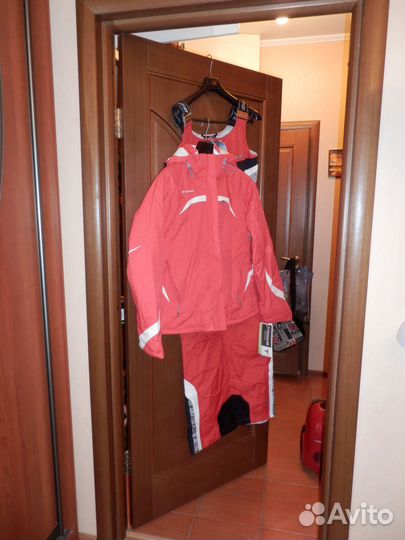 Продается горнолыжный комплект для женщины, куртка