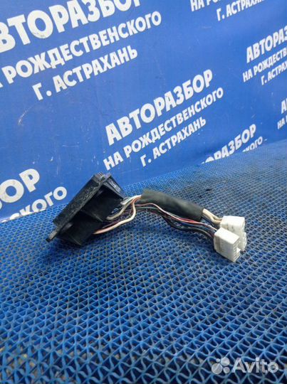 Блок предохранителей Toyota Camry седан 4S-FE 1990