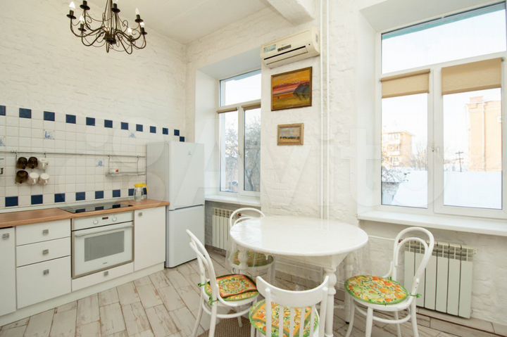 2-к. квартира, 60 м², 2/4 эт.