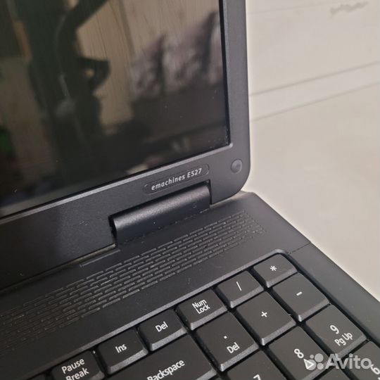 Ноутбук на запчасти Emachines E527