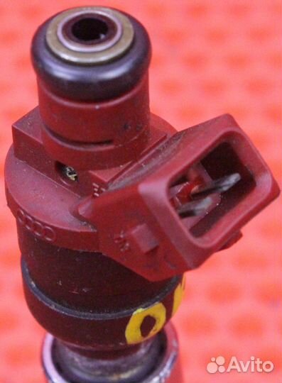 Форсунка топливная Audi A4 8D2 ACK, ALG, APR, AQD
