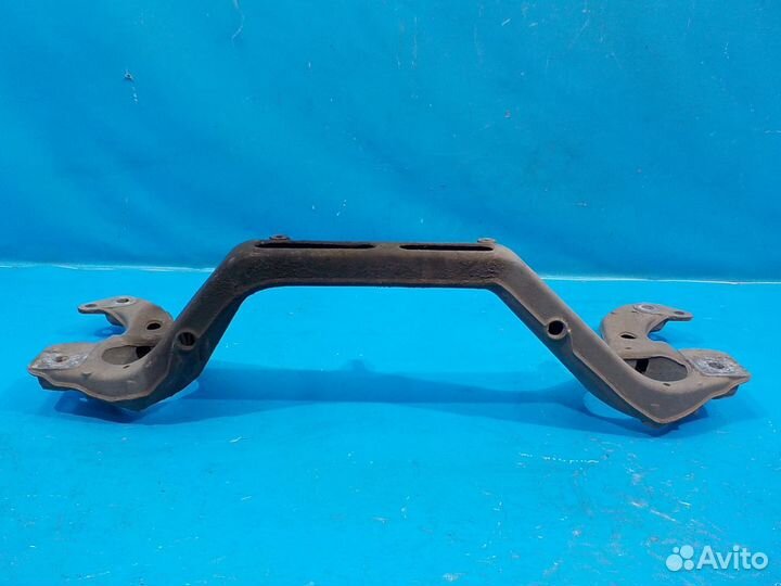 Балка передняя поперечная volkswagen Touareg 2002