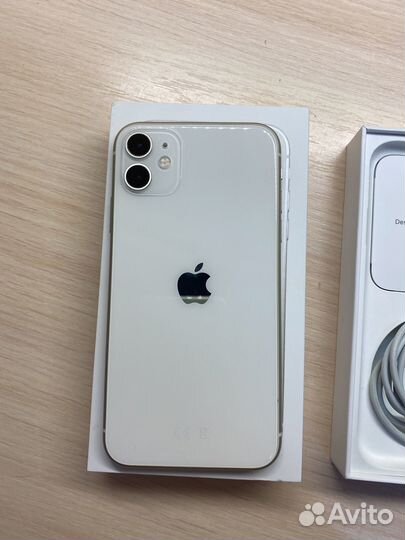 iPhone 11, 64 ГБ