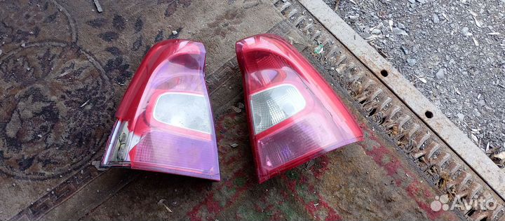 Задние фонари Рено Логан