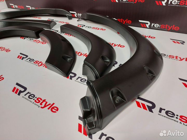 Фендера Toyota Land Cruiser 80 R1206