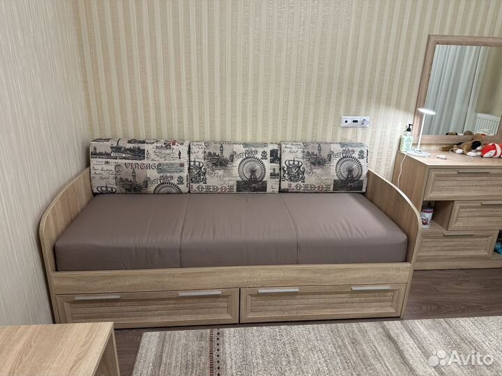 Кровать подростковая 90х200, матрас и подушки