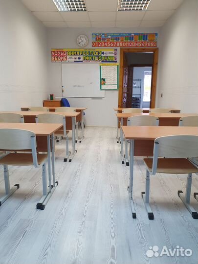 Школьная парта и стул