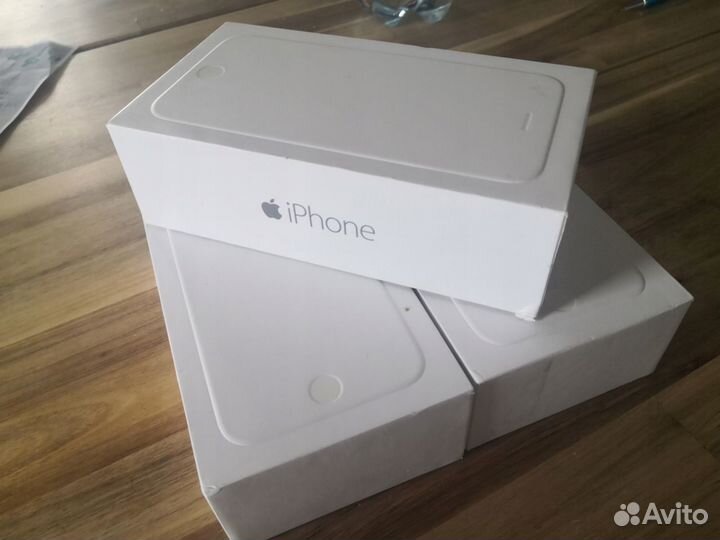 Коробки iPhone