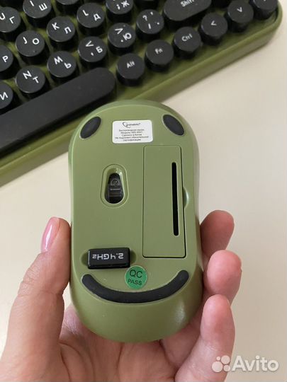 Беспроводная клавиатура и мышь