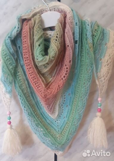 Бактус вязаный ручной работы