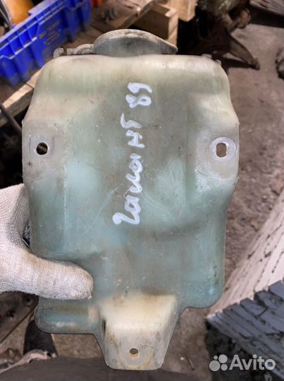 Бочок омывателя Mitsubishi Galant 6