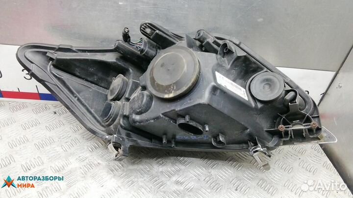 Фара левая Ford Kuga 2008