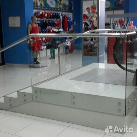 Стеклянные перила для лестницы