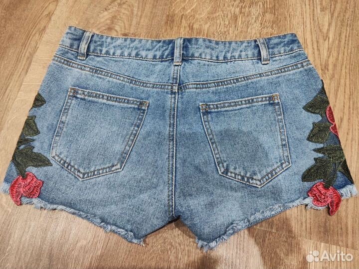 Шорты женские
