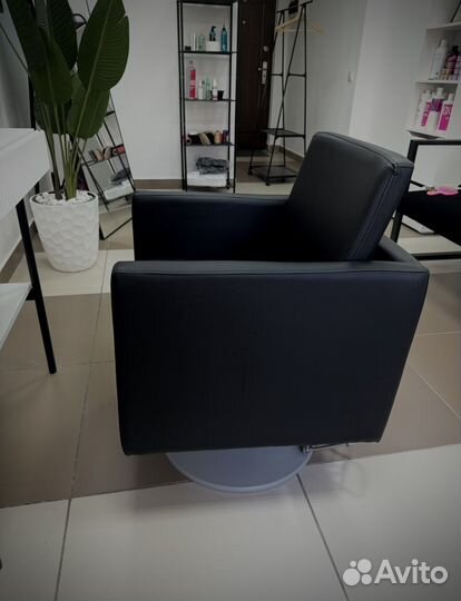 Парикмахерское кресло Италия, натуральная кожа