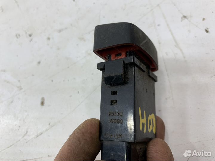 Hyundai sonata ef кнопка аварийки