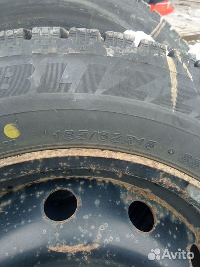 Bridgestone Blizzak Spike-02 185/65 R15 88T