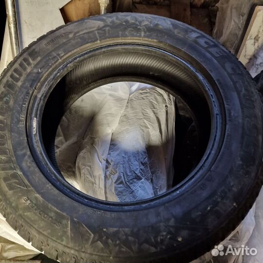 Bridgestone Ice Cruiser 7000 225/65 R17