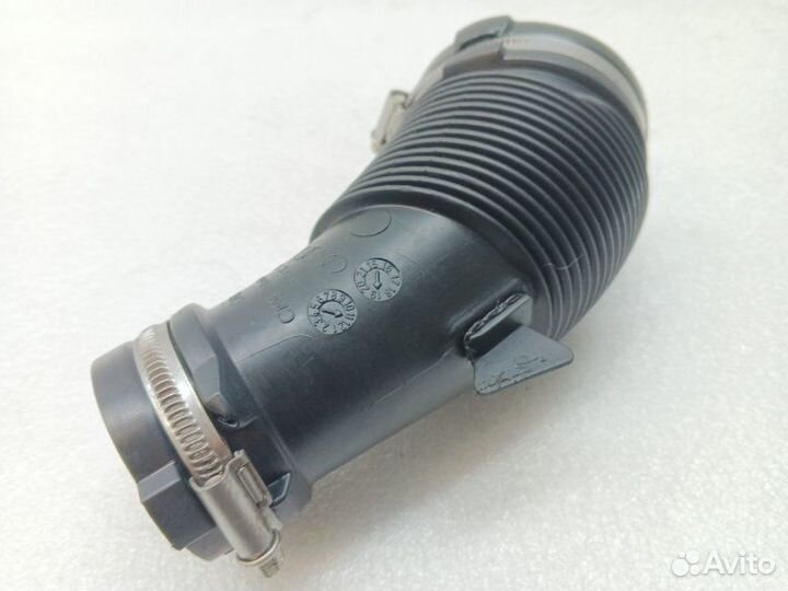 Патрубок воздушного фильтра Audi Q5 FY 2.0 DET