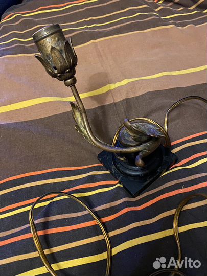 Старинная антикварная лампа