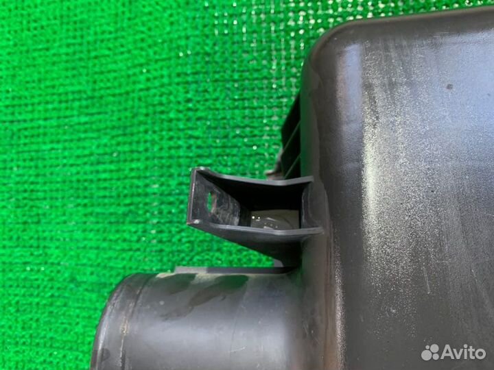 Корпус воздушного фильтра Nissan Patrol