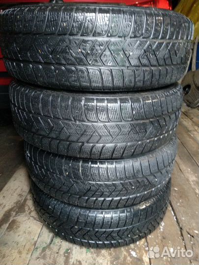 Pirelli Scorpion 215/65 R16