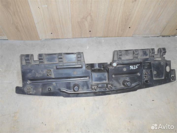 Кожух замка капота от Peugeot 3008 2010-2016