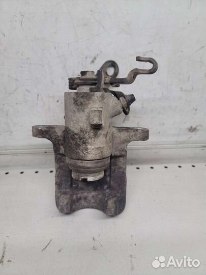 Суппорт задний правый Skoda Octavia A5 1Z 2004