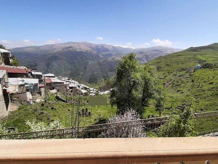 Дом 330 м² на участке 3,3 сот.