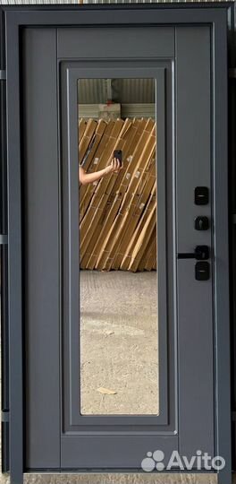 Дверь входная, коттеджная, с терморазрывом
