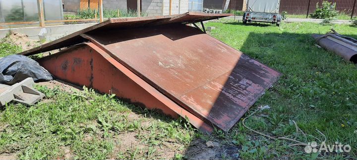 Разобранный гараж