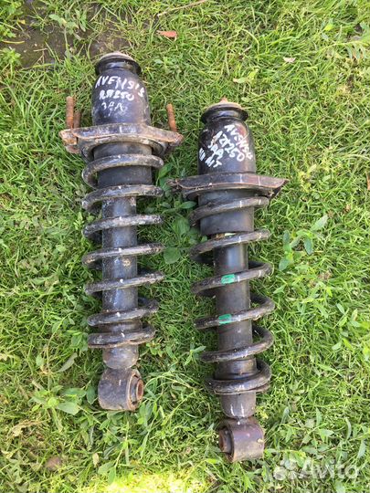 Стойки задние Тойота avensis