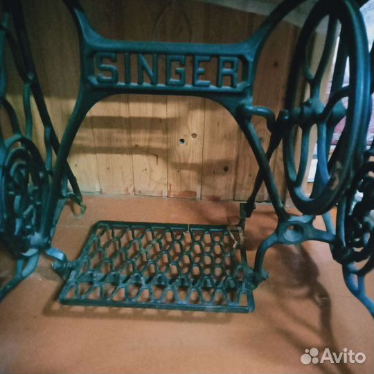 Швейная машина Singer