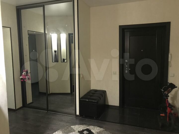 2-к. квартира, 76 м², 1/9 эт.