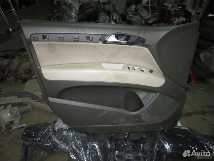 Обивка двери Audi Q7