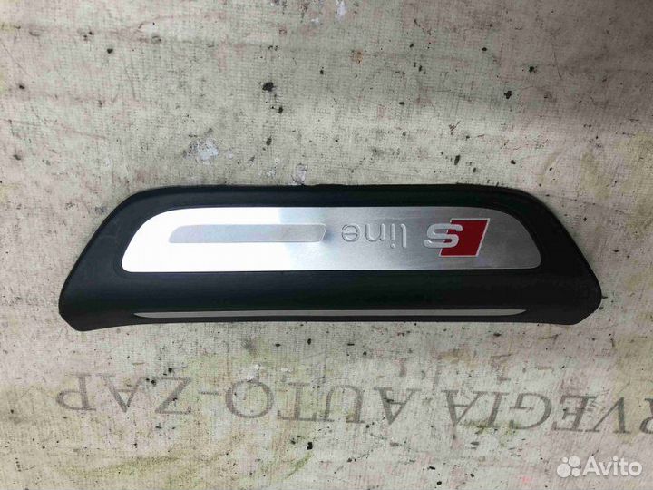 Накладка на порог Audi Q3 2018