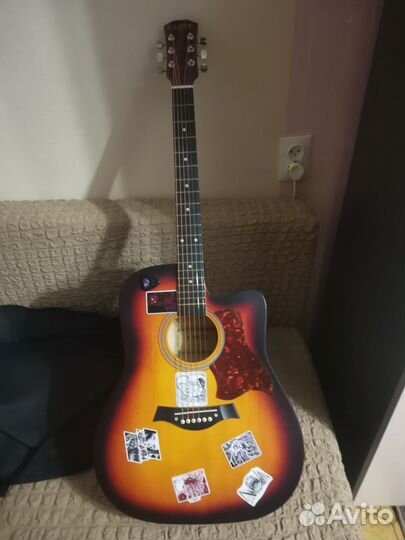 Акустическая гитара