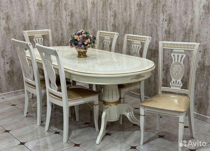 Кухонный стол и стулья новые