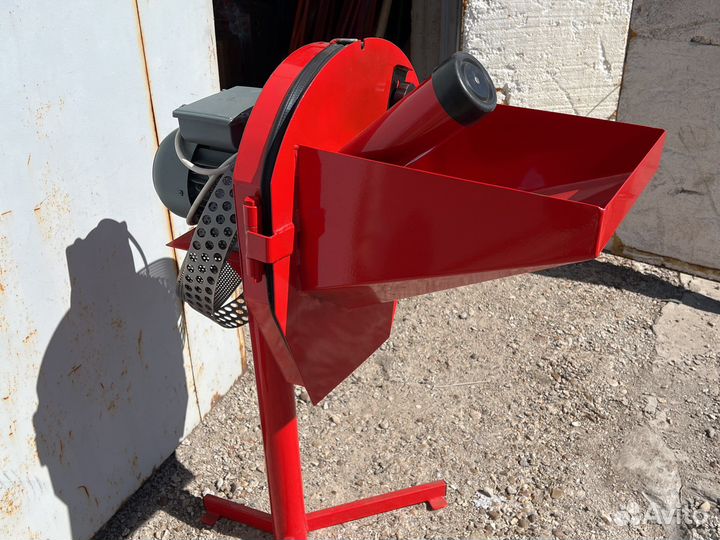 Зернодробилка зубр-700 (2,2 кВт-220В)