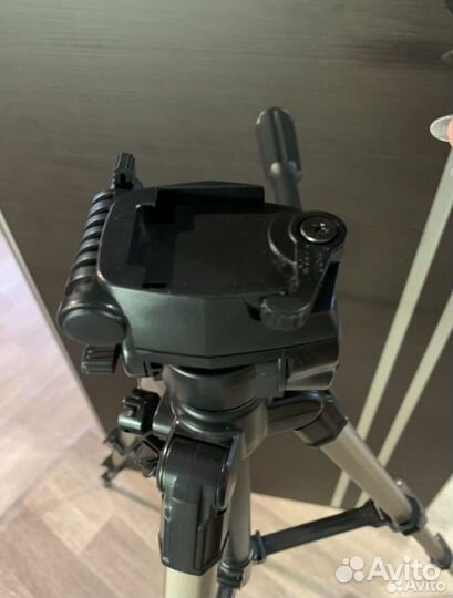 Штатив Velbon для видеокамер