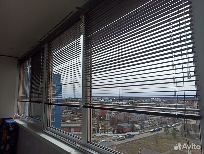 Жалюзи на балкон 6 шт б/у