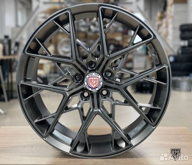 Диск литой Replica HRE FF10 5*114.3 R20 HB